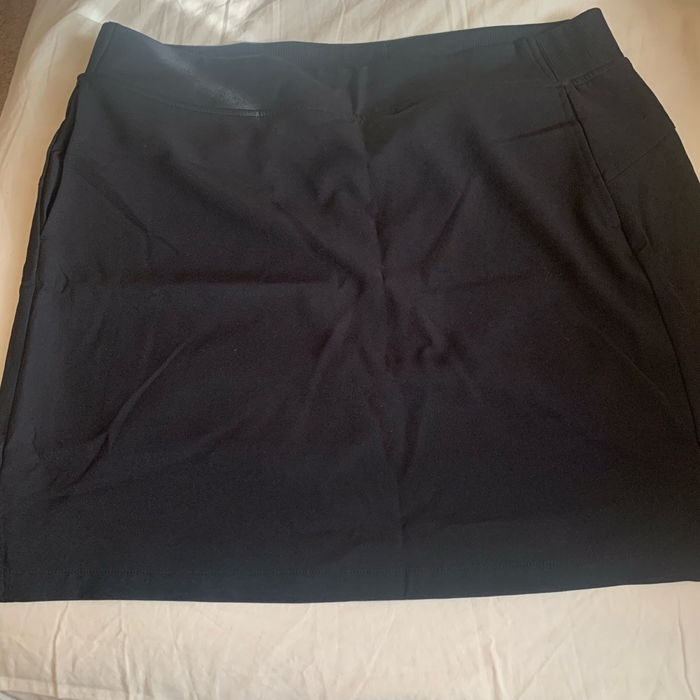 32 Degrees Women's Black Mini Skirt